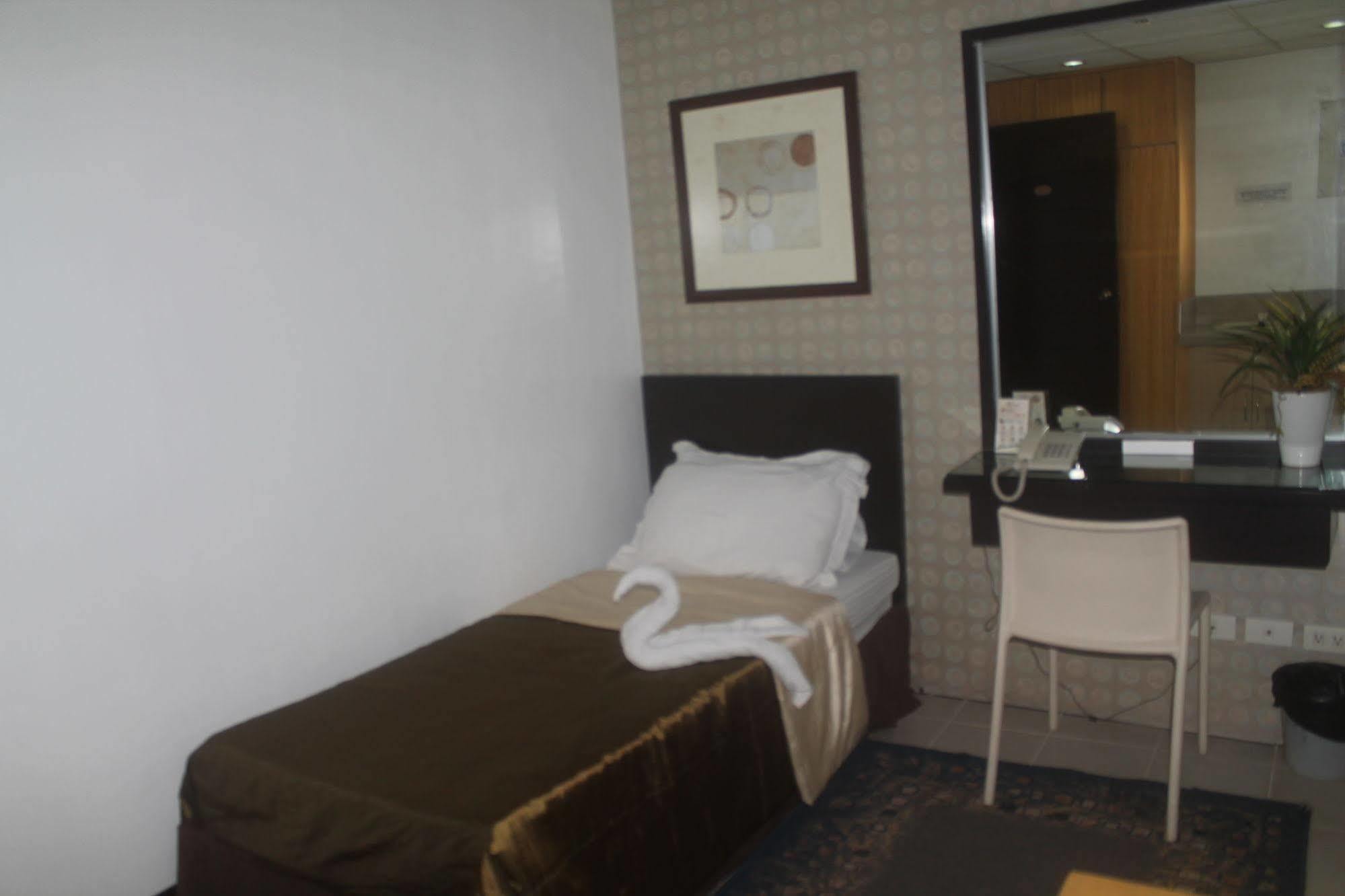 Orange Nest Hotel Манила Экстерьер фото