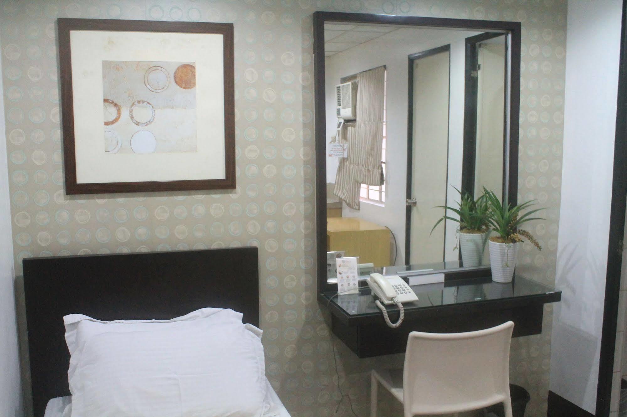 Orange Nest Hotel Манила Экстерьер фото