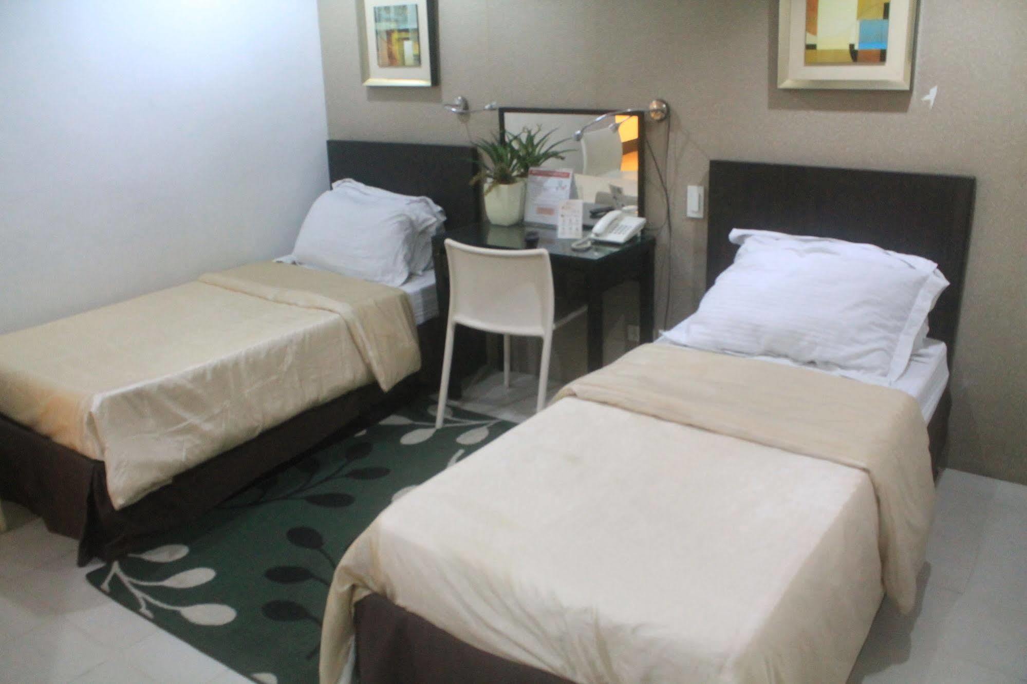 Orange Nest Hotel Манила Экстерьер фото