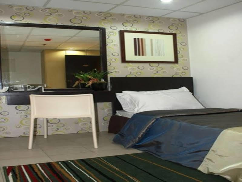 Orange Nest Hotel Манила Экстерьер фото