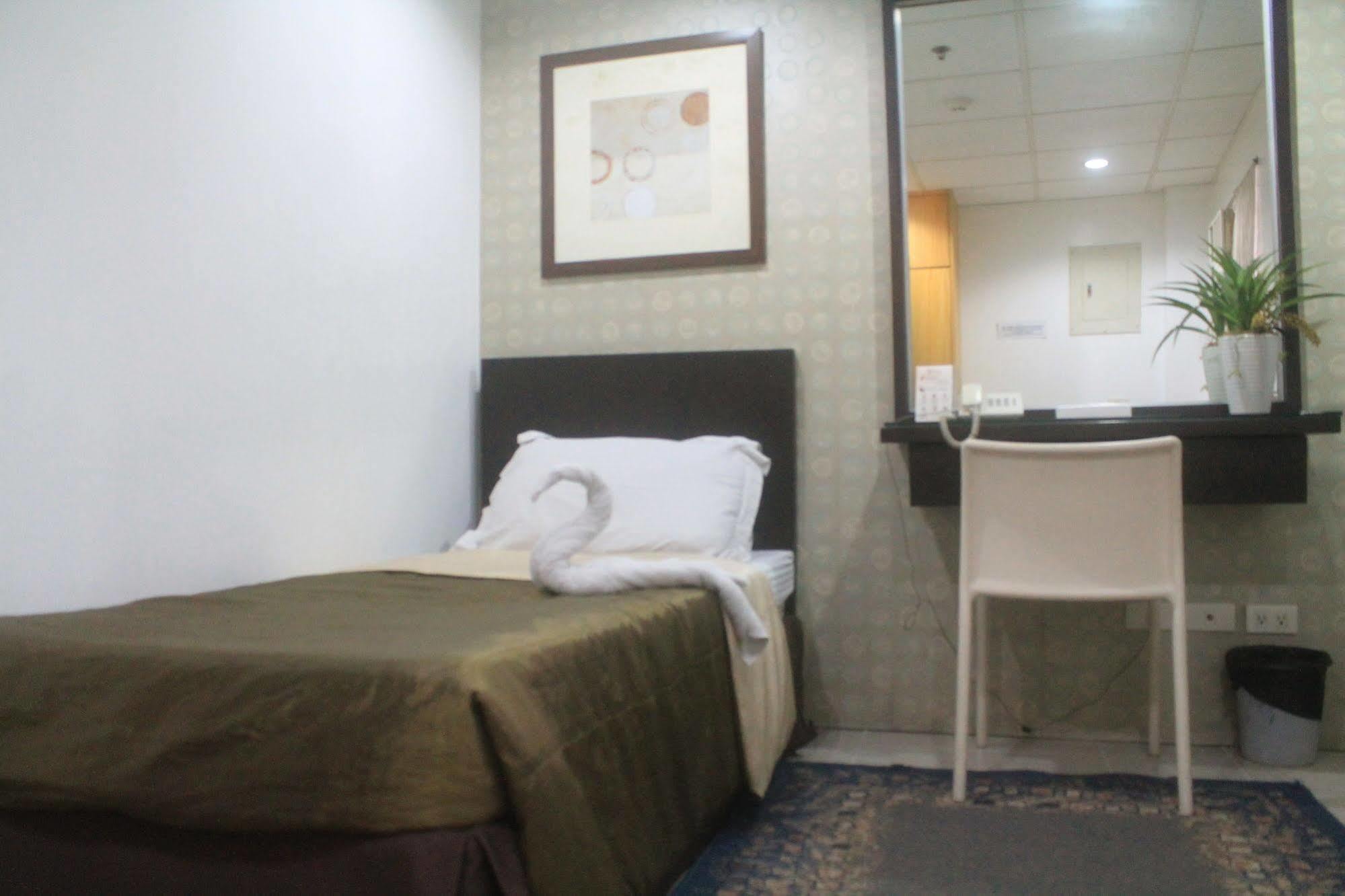 Orange Nest Hotel Манила Экстерьер фото