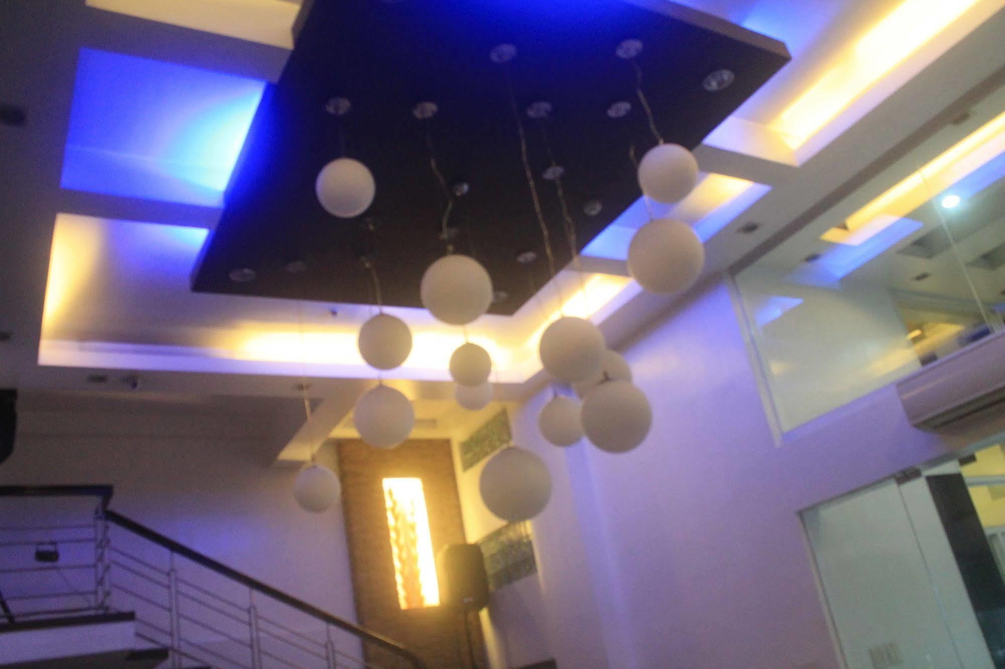 Orange Nest Hotel Манила Экстерьер фото